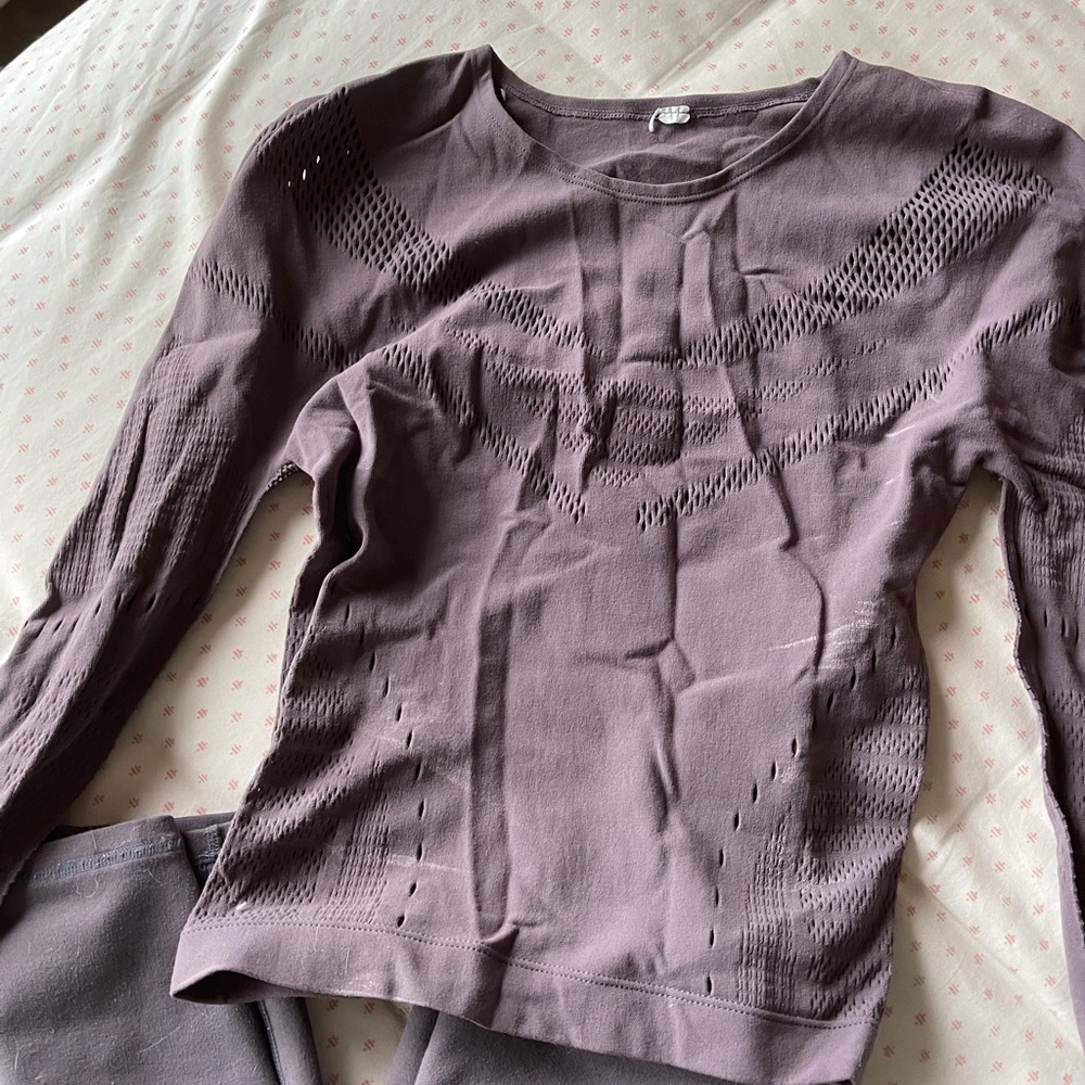 Fabletics purple workout top - Picture 2 of 2